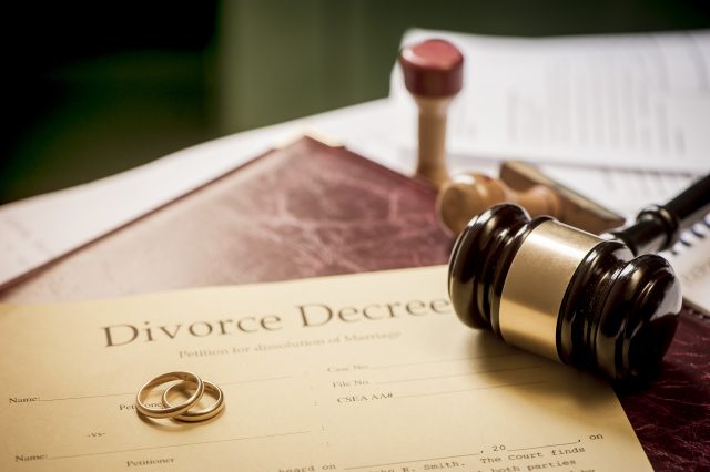 wife divorce man ordered to pay dowry